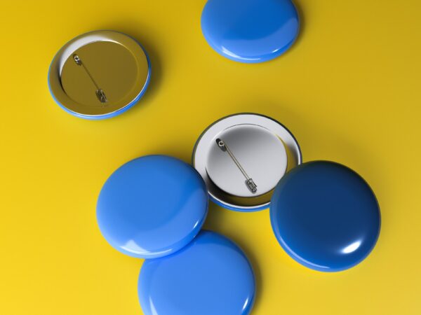 Alfinetes para bottons: como garantir qualidade e segurança para o cliente